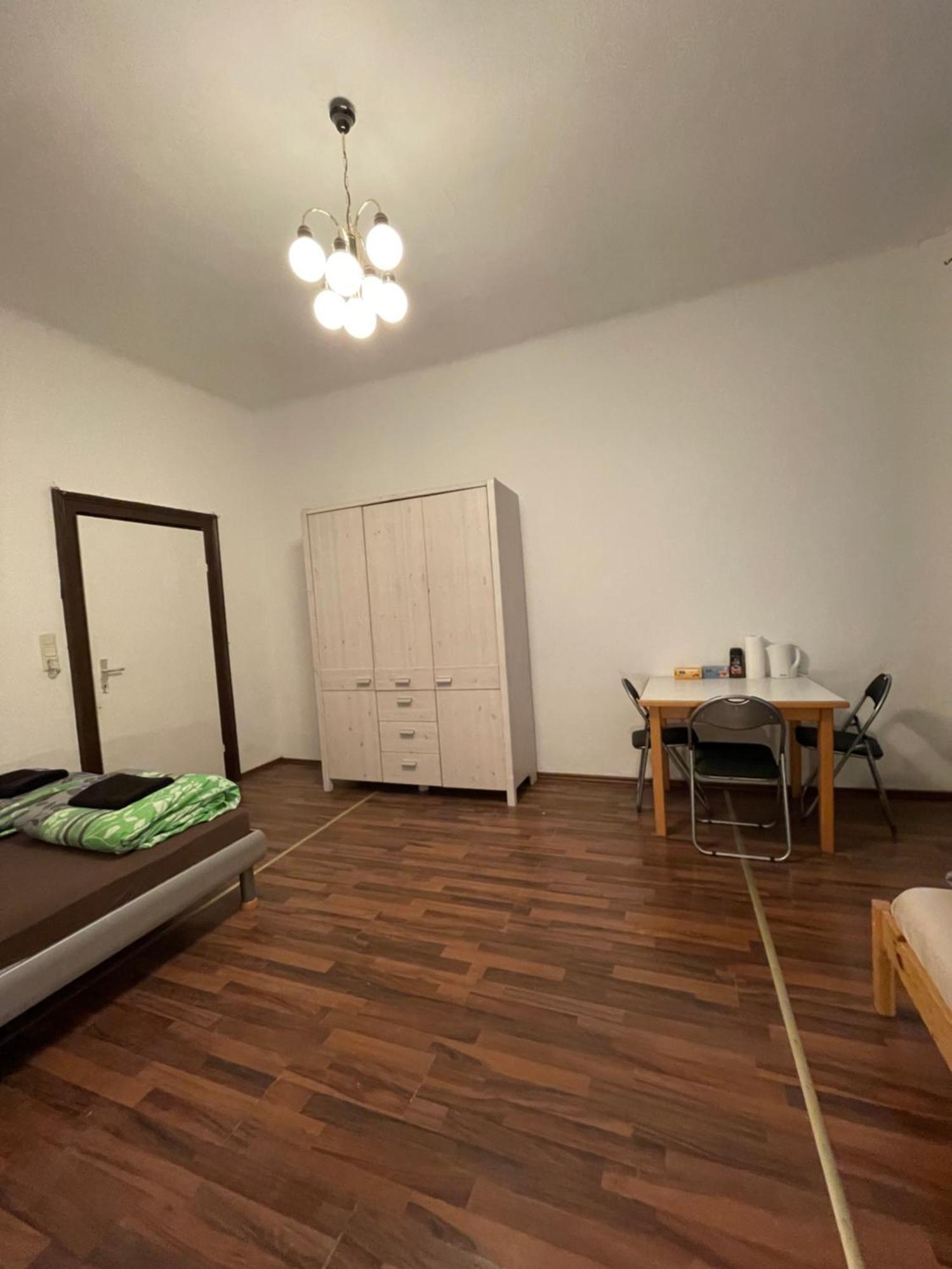 U6 Schoepfwerk Hostel 11 Виена Екстериор снимка