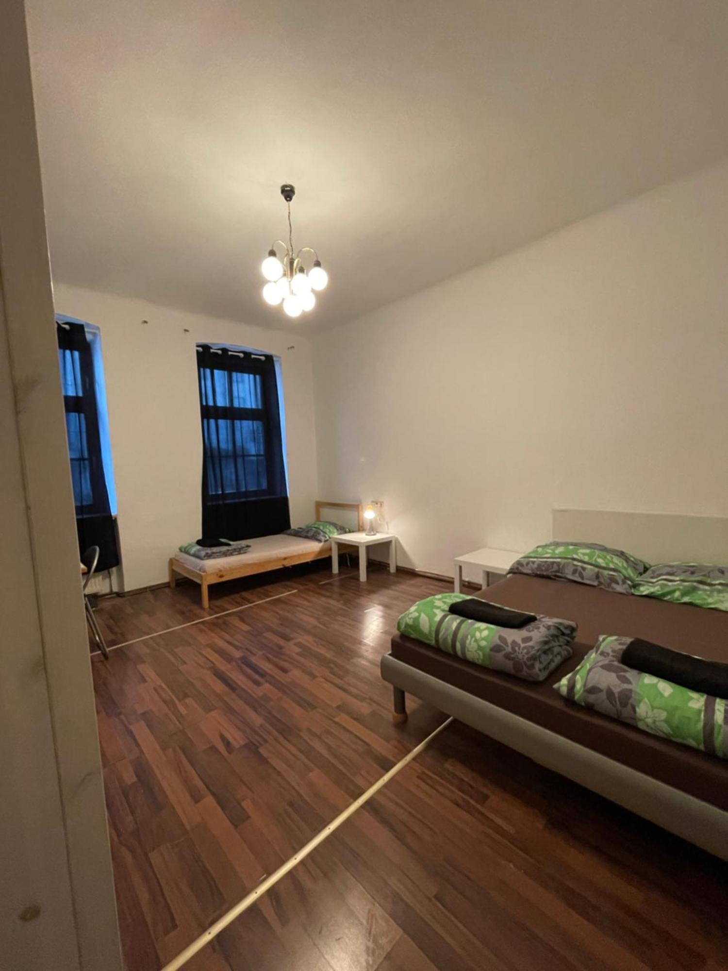U6 Schoepfwerk Hostel 11 Виена Екстериор снимка