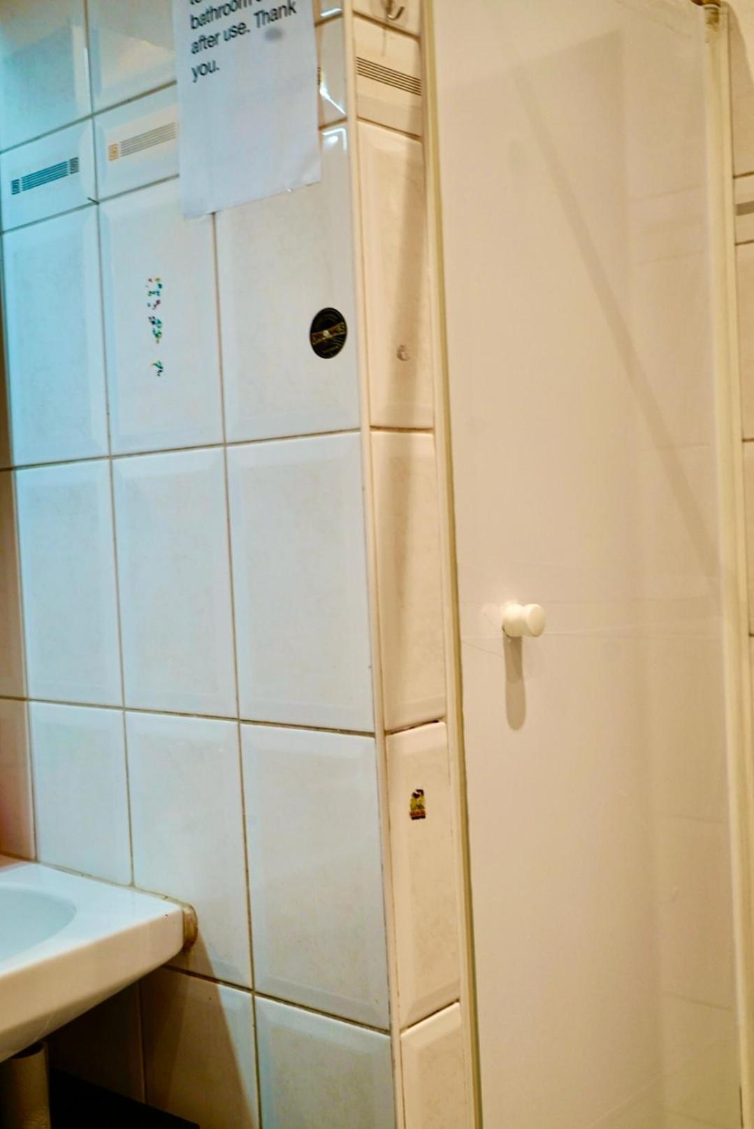 U6 Schoepfwerk Hostel 11 Виена Екстериор снимка