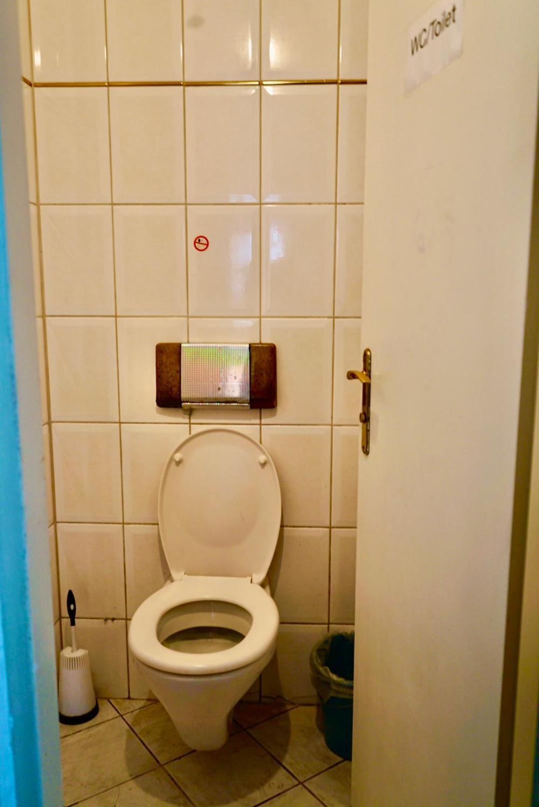 U6 Schoepfwerk Hostel 11 Виена Екстериор снимка
