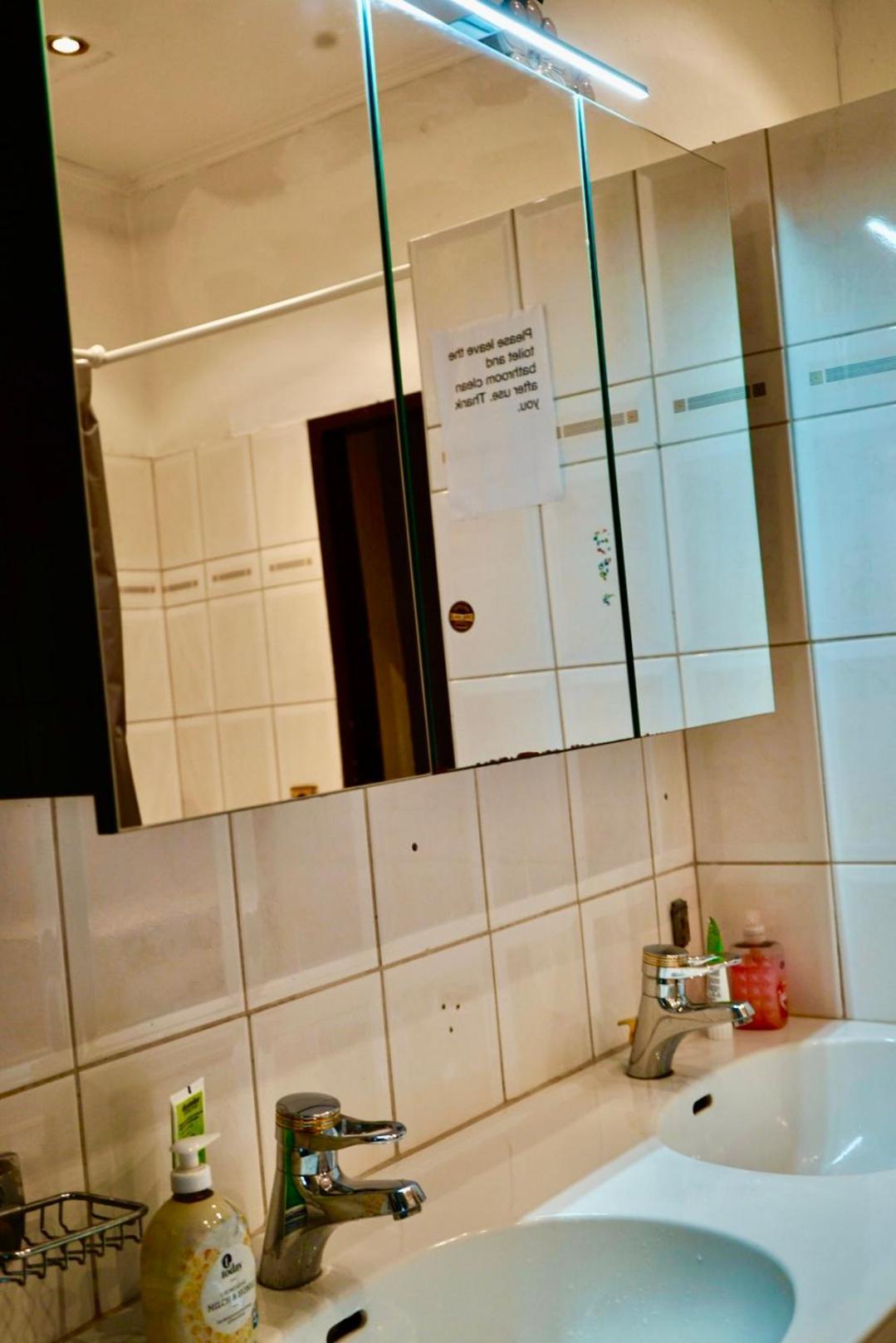 U6 Schoepfwerk Hostel 11 Виена Екстериор снимка