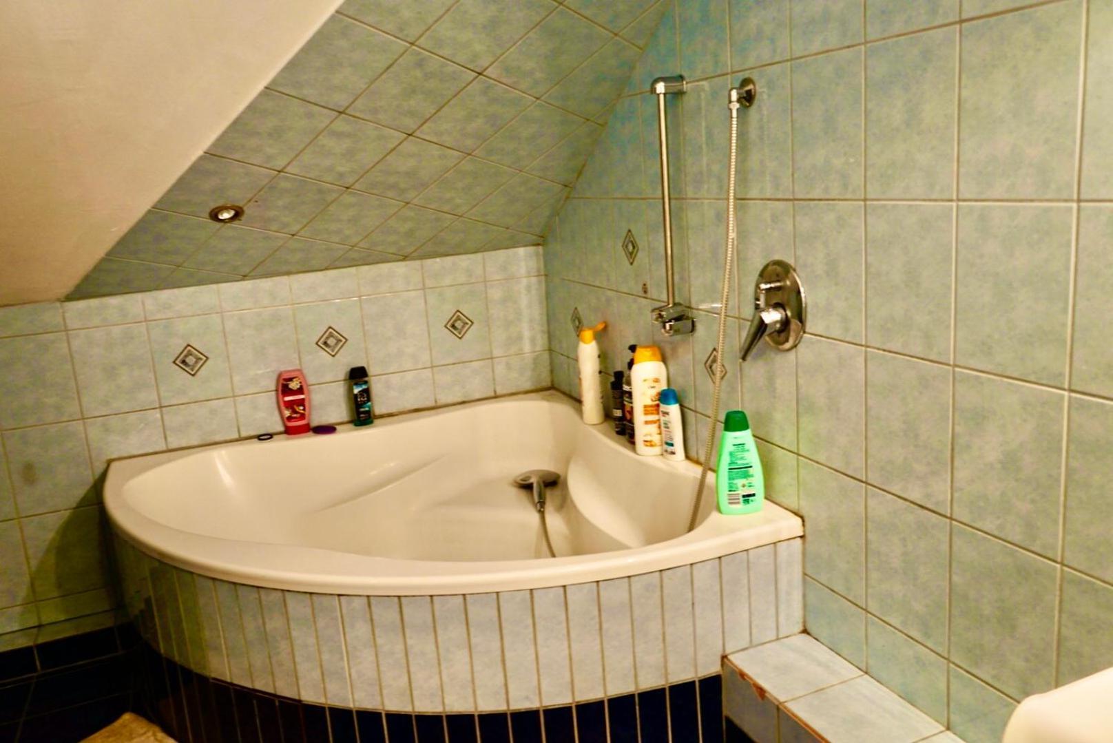 U6 Schoepfwerk Hostel 11 Виена Екстериор снимка